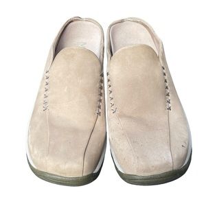 Merrell Women's Tan Suede Round Toe Clog Slip On Slides Size 7